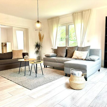 Grosszuegiges Apartment Mit Balkon Fuer Monteure Und Feriengaeste ديلينجن دير سار المظهر الخارجي الصورة
