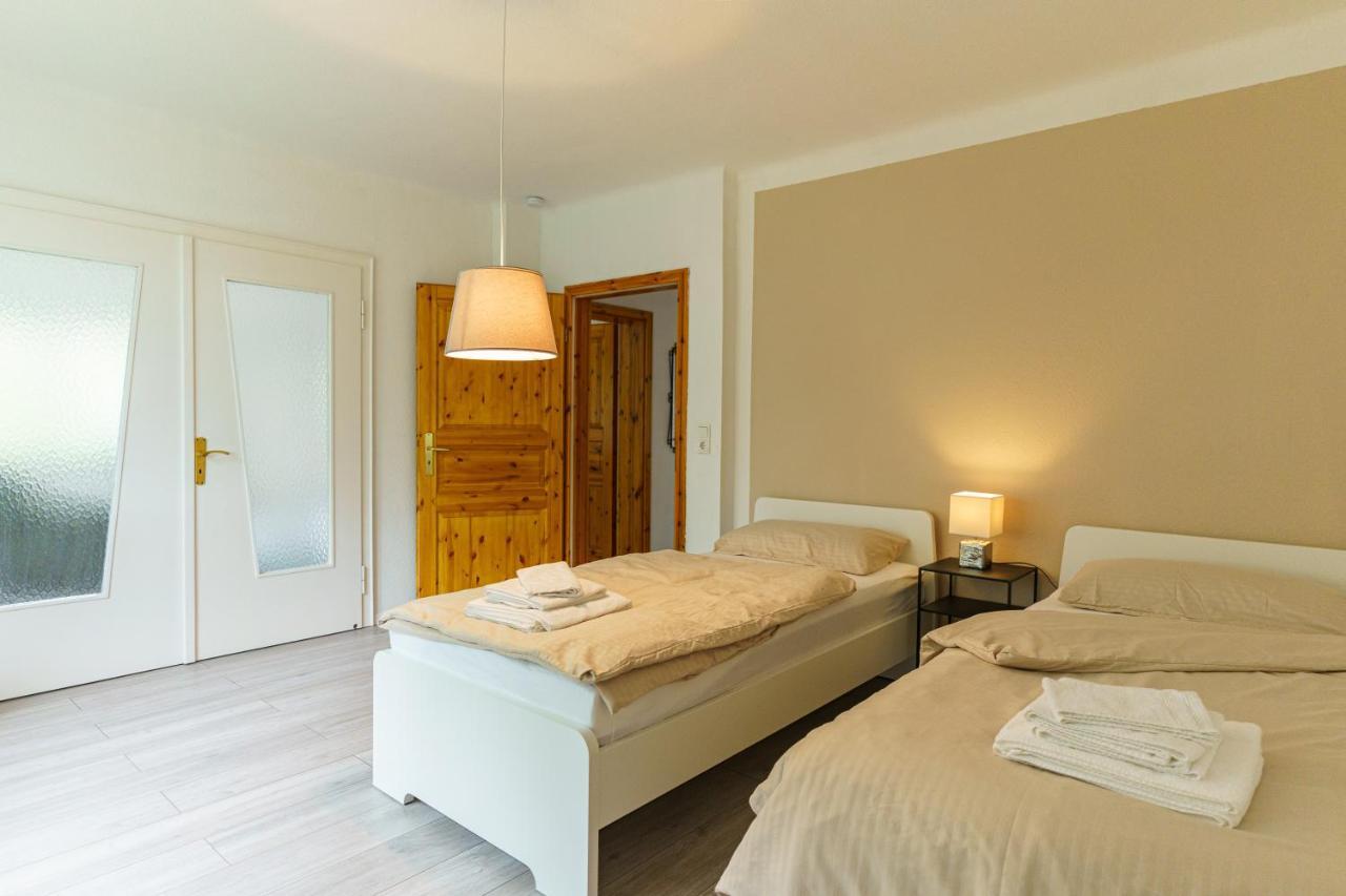 Grosszuegiges Apartment Mit Balkon Fuer Monteure Und Feriengaeste ديلينجن دير سار المظهر الخارجي الصورة